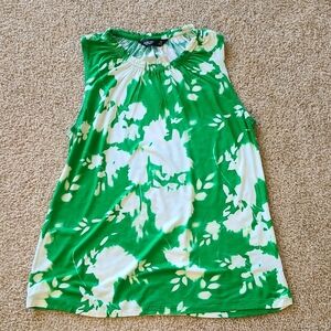 Simply Vera Vera Wang Green and White Floral Top